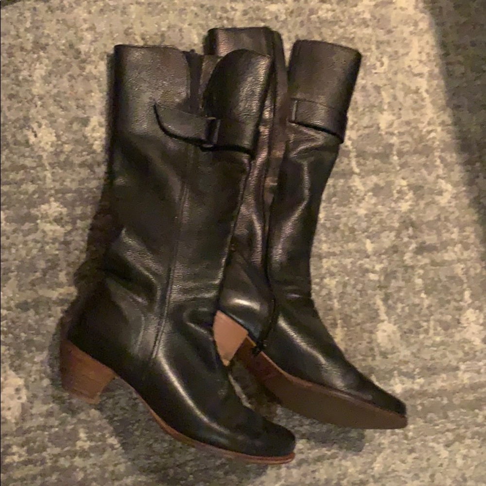 Boots - Picture 2 of 7